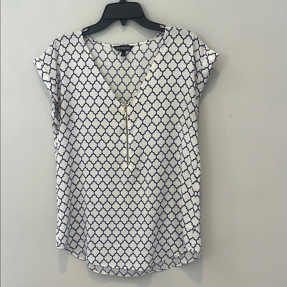 Women's Blue and White Patterned Top Express Size M